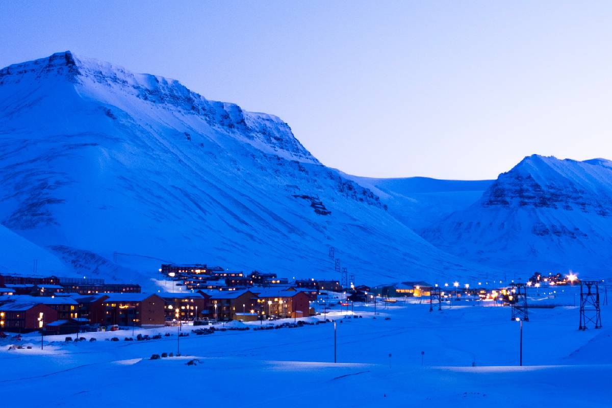 Longyearbyen in Blue