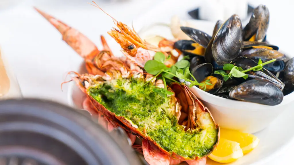 © Fredrik Ahlsen  VisitNorway.com  Lofoten Restaurant