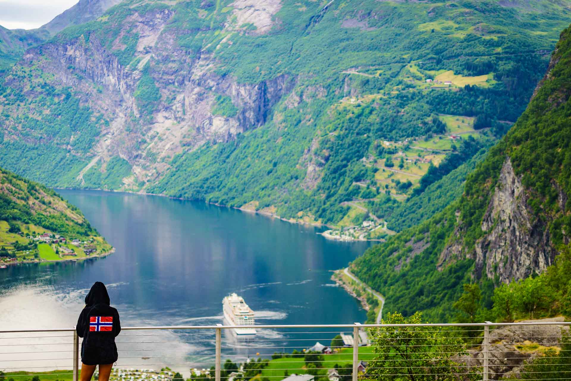 The Must-See Fjords of Western Norway 4 Read more about the article The Must-See Fjords of Western Norway