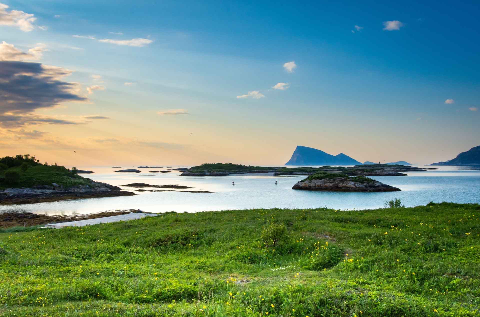 Tromsø Travel Guide 25 Beautiful Sommarøy, 300 km above the Arctic circle and a short drive from Tromsø, Norway, offers camping, hiking, swimming, kayaking, and other outdoor activities during the midnight sun